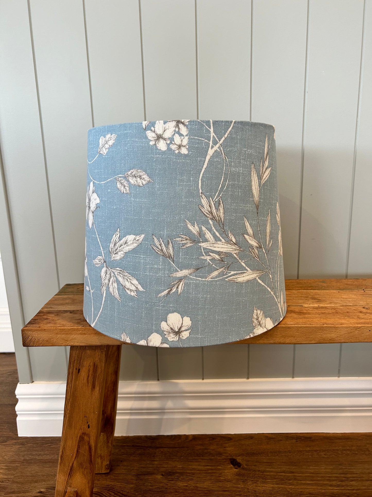 Etched Vine Wedgwood 25/30cm Empire Lampshade