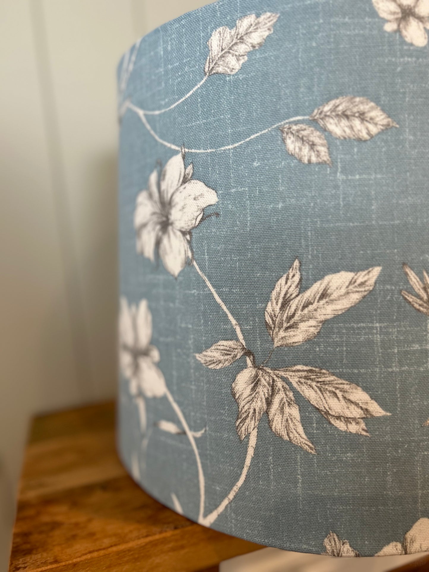 Etched Vine Wedgwood 25/30cm Empire Lampshade